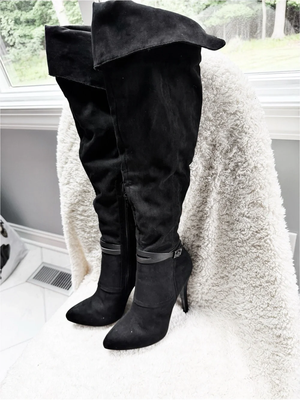 NWOT Black Over-the-Knee Suede Boots - Can Foldover